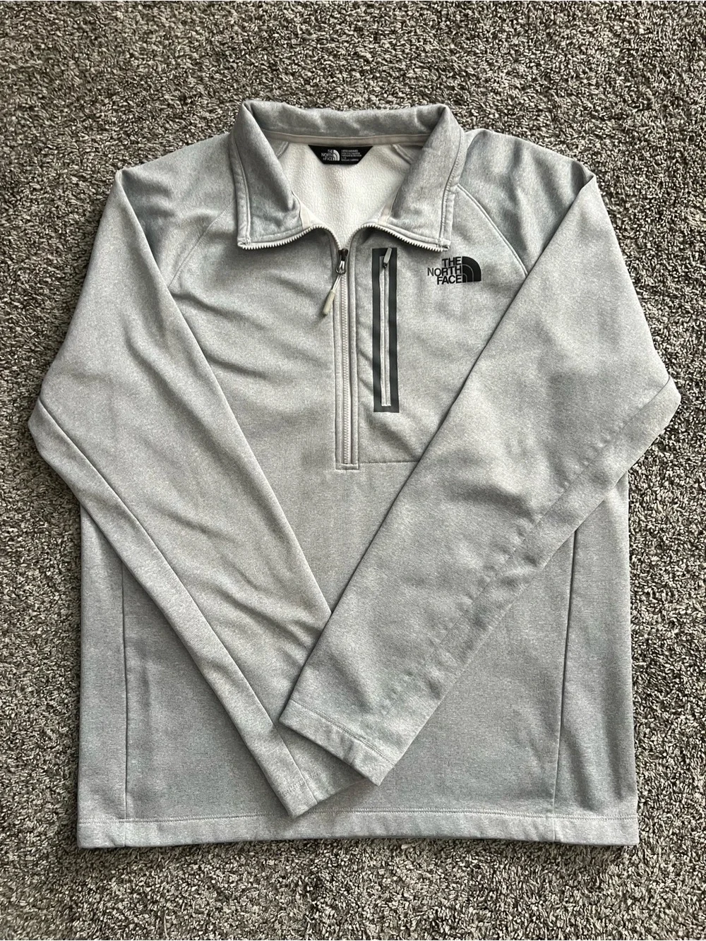 The North Face Men’s Light Gray Quarter-Zip Fleece Pullover